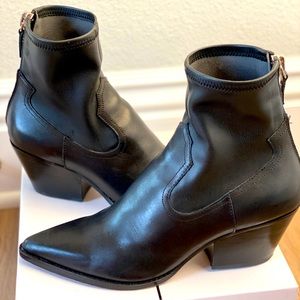 Dolce Vita Shanta Booties